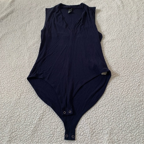 Forever 21 Ribbed V-Neck Bodysuit - Picture 2 of 9